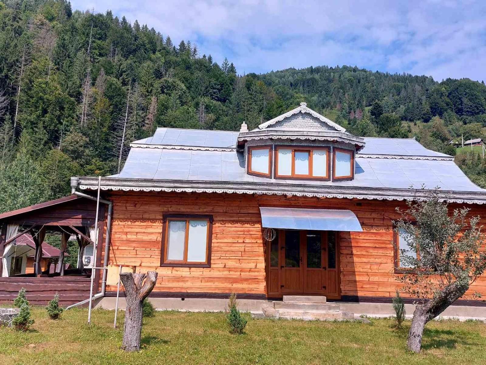 у курила з сауною та чаном на дровах